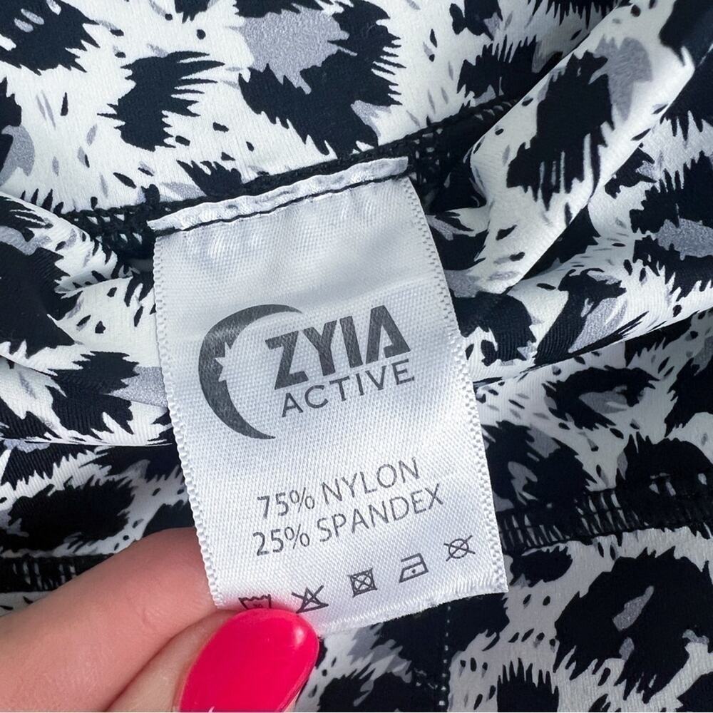 ZYIA Snow Leopard Pocket Brilliant Hi-Rise 7/8 Leggings 8-10 - Black White Gray - Picture 8 of 9